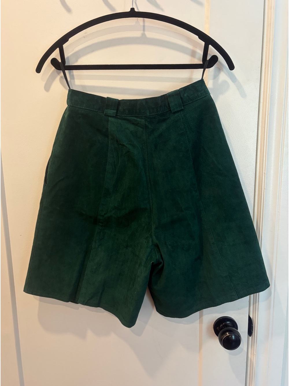 Vintage High-Waist Green leather Women’s Shorts - Picture 4 of 13